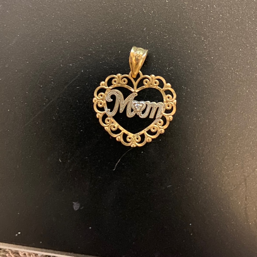 14k Mom pendant